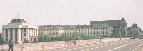 Nouvelle entre de la ville de Tours